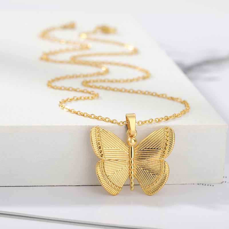 Ladies Fashion Jewelry Butterfly Pendant Necklace